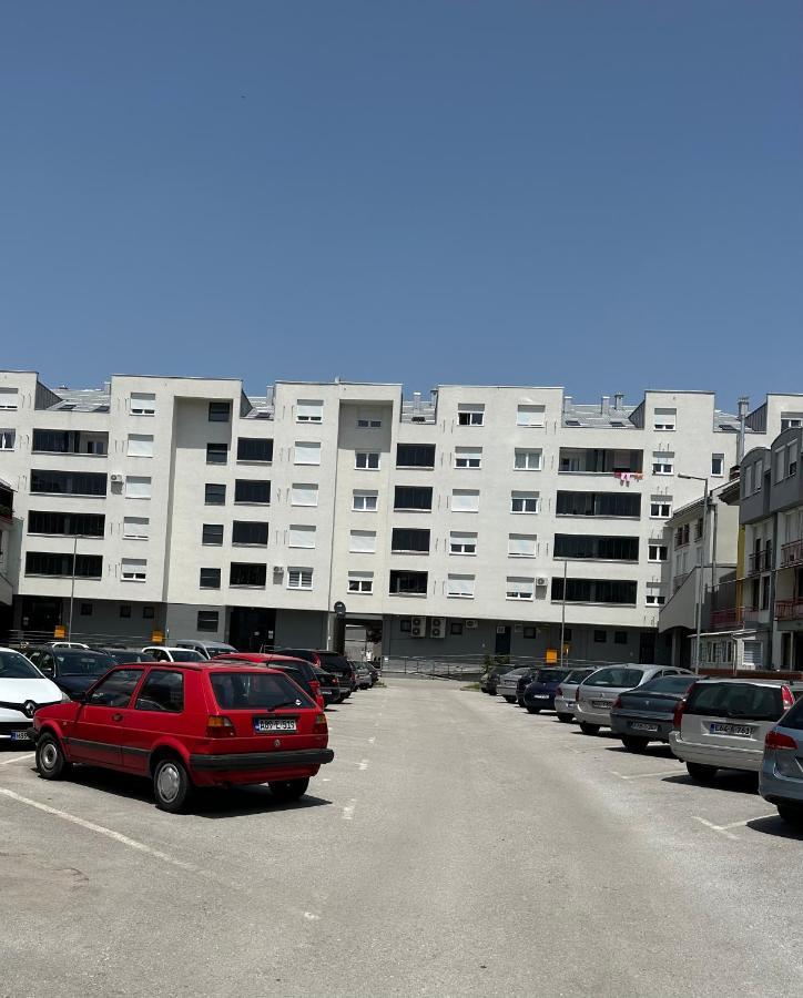 Stan Na Dan Viktor-Lukavica Διαμέρισμα Σαράγεβο Εξωτερικό φωτογραφία